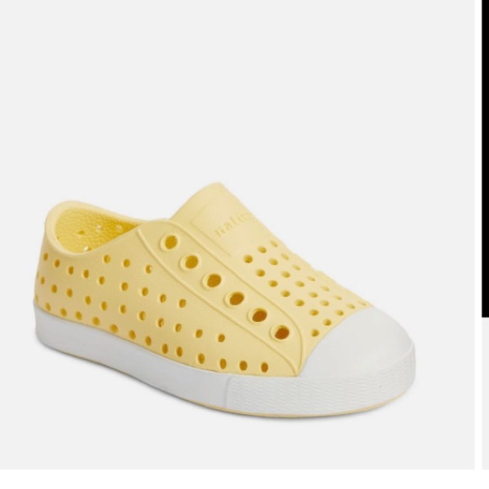 Native Jefferson  Water Shoes Yellow Slip On Sneaker Shoe Size 2